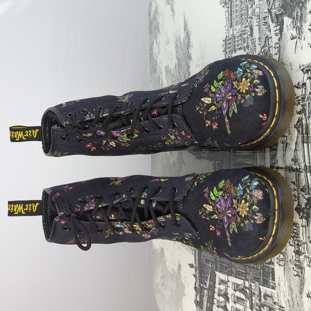 RARE Dr. Martens Castel 8-Eye Boots Black Belladonna Floral Canvas l Size 9 - Picture 8 of 11